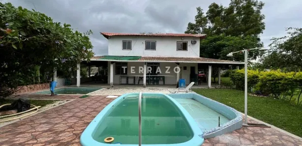 Fazenda / Sítio / Chácara com 5 Quartos à venda, 180m² no Vale das Pedrinhas, Guapimirim