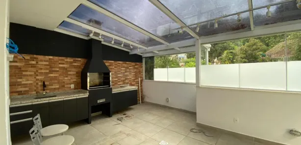 Apartamento com 4 Quartos para venda ou aluguel, 215m² no Castelanea, Petrópolis