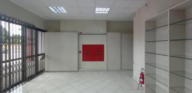 Loja / Salão / Ponto Comercial para alugar, 40m² no Bacacheri, Curitiba