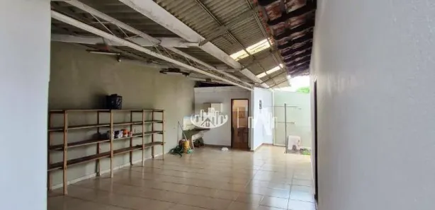 Casa com 3 Quartos à venda, 166m² no Leonor, Londrina
