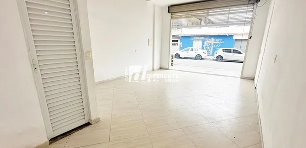 Loja / Salão / Ponto Comercial à venda, 28m² no Centro, Nilópolis