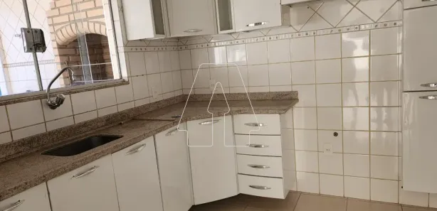 Sobrado com 4 Quartos para alugar, 315m² no Santana, Araçatuba