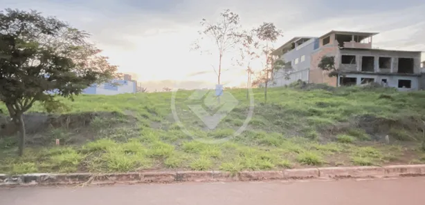 Terreno / Lote / Condomínio à venda, 360m² no Novo Campinho, Pedro Leopoldo