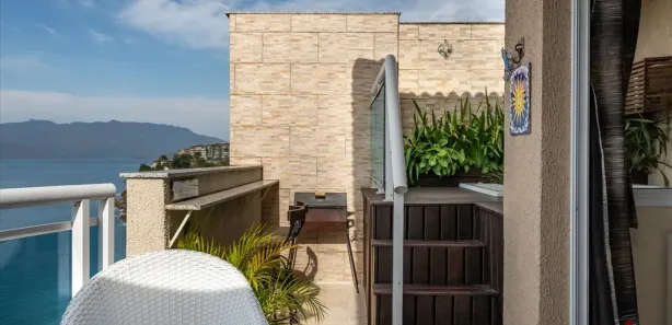 Cobertura com 3 Quartos para venda ou aluguel, 144m² no , Mangaratiba