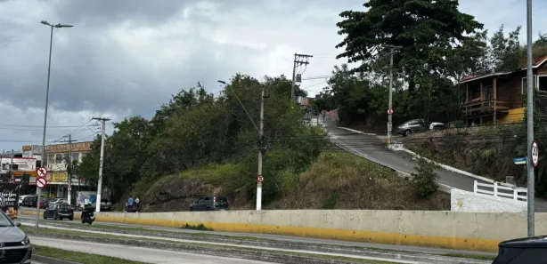 Terreno / Lote / Condomínio para alugar, 545m² no Piratininga, Niterói