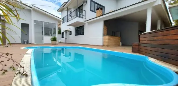 Casa de Condomínio com 4 Quartos para venda ou aluguel, 560m² no Morada da Colina, Resende