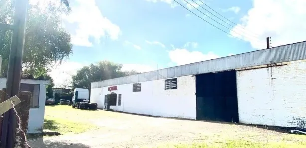 Galpão / Depósito / Armazém à venda, 610m² no São João, Santa Maria