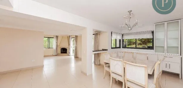 Casa de Condomínio com 4 Quartos para alugar, 280m² no Santa Cândida, Curitiba