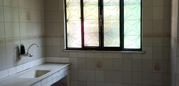 Casa de Vila com 1 Quarto para alugar, 50m² no Centro, São João de Meriti