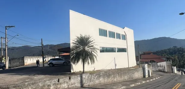 Galpão / Depósito / Armazém para venda ou aluguel, 220m² no Vila São Paulo, Mogi das Cruzes