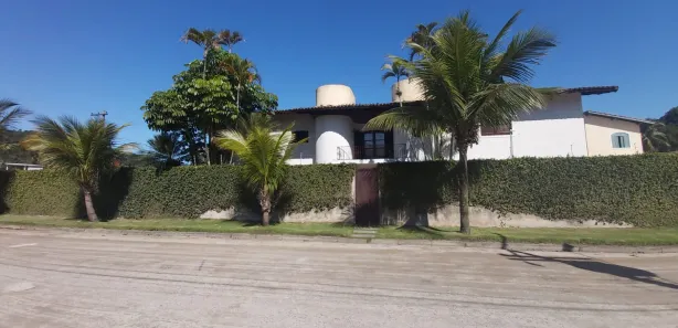 Sobrado com 5 Quartos para venda ou aluguel, 749m² no Guaiúba, Guarujá