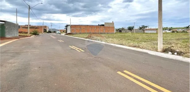 Terreno / Lote / Condomínio à venda, 200m² no , Cravinhos