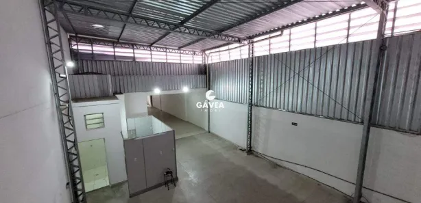 Galpão / Depósito / Armazém para alugar, 250m² no Aparecida, Santos