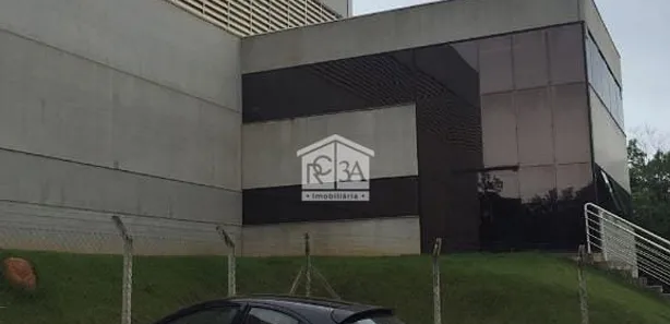 Galpão / Depósito / Armazém à venda, 2700m² no Distrito Industrial, Araçariguama