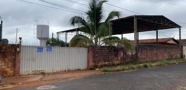 Galpão / Depósito / Armazém à venda, 450m² no Jardim Imperador, Uberaba