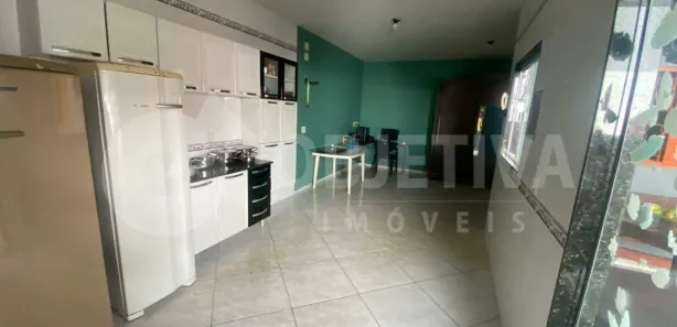 Galpão / Depósito / Armazém com 1 Quarto à venda, 230m² no Jardim Europa, Uberlândia