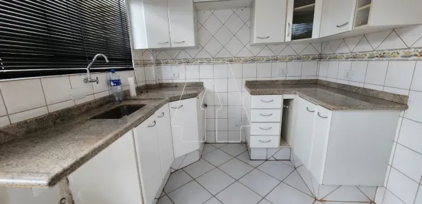 Sobrado com 4 Quartos para alugar, 315m² no Santana, Araçatuba