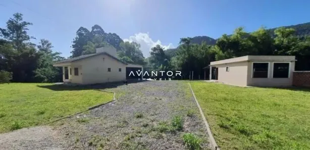 Fazenda / Sítio / Chácara com 3 Quartos à venda, 171m² no Palma, Santa Maria
