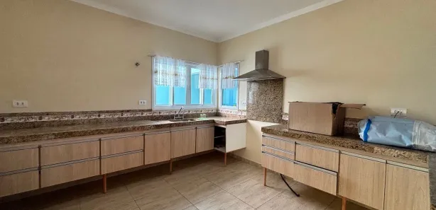 Casa de Condomínio com 3 Quartos para alugar, 153m² no Residencial Central Parque, Salto