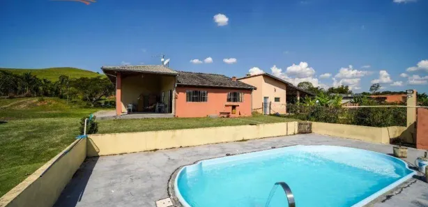 Fazenda / Sítio / Chácara com 2 Quartos à venda, 110m² no Chácara Marambaia, Caçapava