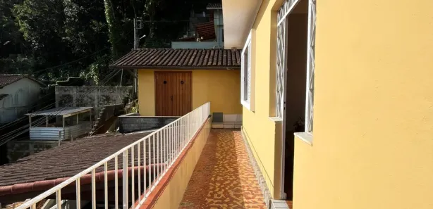 Casa com 2 Quartos para alugar, 80m² no Castelanea, Petrópolis