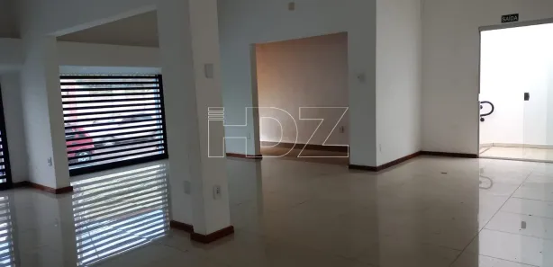 Conjunto Comercial / Sala para alugar, 1m² no Centro, Araraquara
