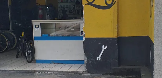 Loja / Salão / Ponto Comercial com 3 Quartos à venda, 120m² no Cajuru, Curitiba