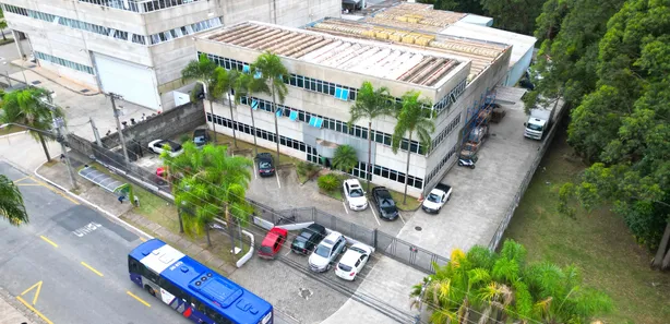 Galpão / Depósito / Armazém à venda, 2272m² no Tamboré, Barueri