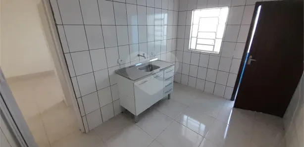 Casa de Vila com 1 Quarto para alugar, 40m² no Jardim Pazini, Taboão da Serra