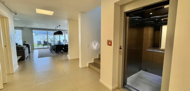 Casa de Condomínio com 4 Quartos à venda, 700m² no Camobi, Santa Maria