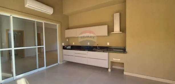 Casa de Condomínio com 3 Quartos para alugar, 156m² no , Cravinhos