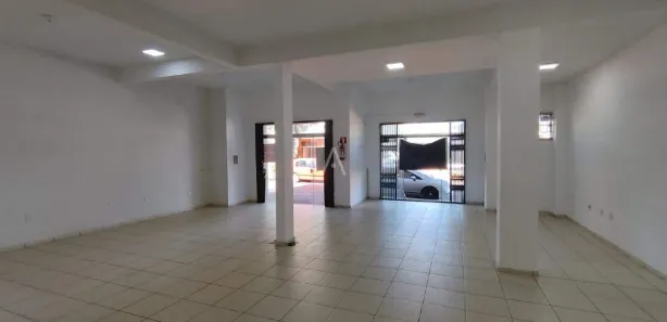Conjunto Comercial / Sala para alugar, 200m² no Jardim Porto Alegre, Toledo