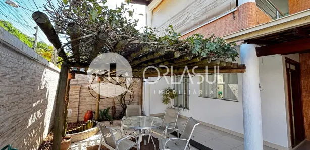 Casa com 5 Quartos à venda, 263m² no São Francisco, Ilhéus