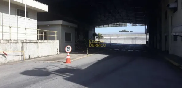 Galpão / Depósito / Armazém para alugar, 10000m² no Triângulo, Pindamonhangaba