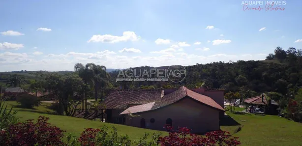 Fazenda / Sítio / Chácara com 5 Quartos para venda ou aluguel, 750m² no , Mairinque