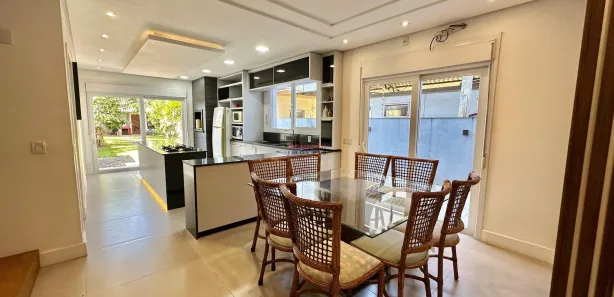 Sobrado com 3 Quartos à venda, 271m² no Nossa Senhora das Graças, Canoas