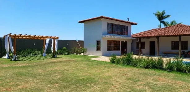 Fazenda / Sítio / Chácara com 3 Quartos à venda, 200m² no Chácara Santa Maria, Cambé