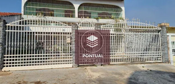 Sobrado com 4 Quartos à venda, 450m² no Taguatinga Norte, Brasília