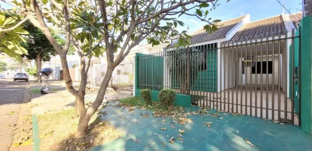 Casa com 3 Quartos para alugar, 100m² no Parque das Laranjeiras, Maringá