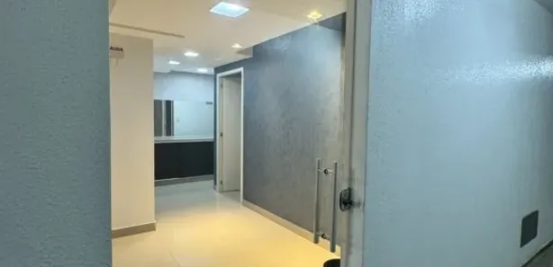 Conjunto Comercial / Sala para alugar, 51m² no Zona 03, Maringá