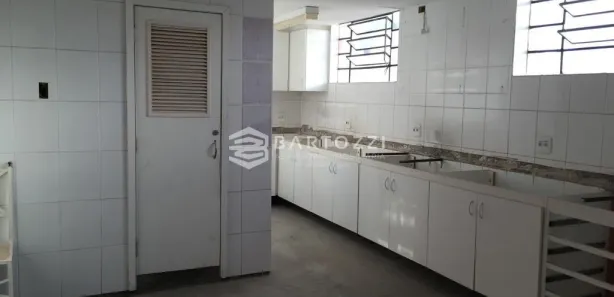 Galpão / Depósito / Armazém para venda ou aluguel, 680m² no Bosque da Saúde, São Paulo