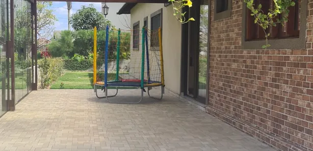 Casa de Condomínio com 4 Quartos para alugar, 250m² no , Bananeiras