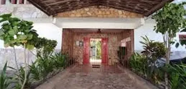 Hotel / Motel / Pousada com 40 Quartos para alugar, 2000m² no Arembepe (Abrantes), Camaçari