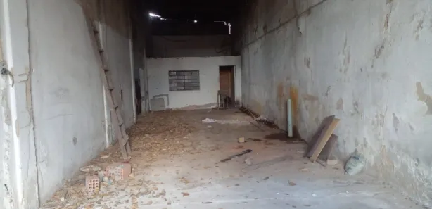 Galpão / Depósito / Armazém para alugar, 360m² no Célvia, Vespasiano