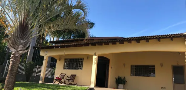 Fazenda / Sítio / Chácara com 3 Quartos à venda, 180m² no Alvorada, Ibiporã