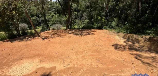 Fazenda / Sítio / Chácara com 3 Quartos à venda, 1000m² no , Mairinque