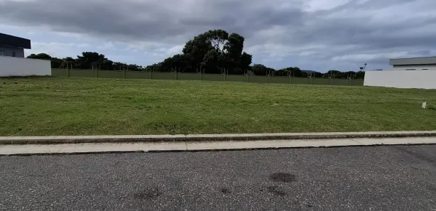 Terreno / Lote / Condomínio à venda, 390m² no Peró, Cabo Frio