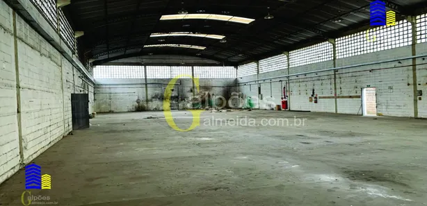 Galpão / Depósito / Armazém para alugar, 790m² no Piratininga, Osasco