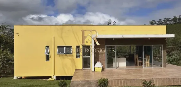 Fazenda / Sítio / Chácara com 3 Quartos à venda, 136m² no Centro, Guararema