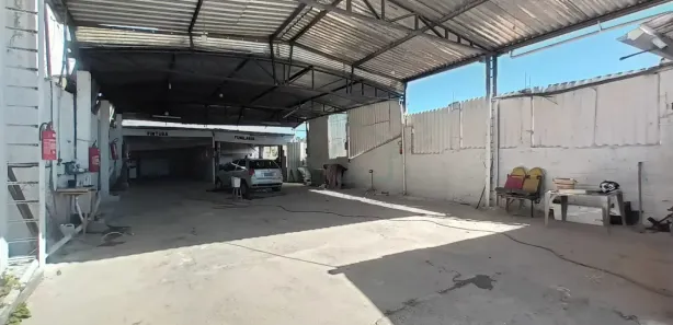 Galpão / Depósito / Armazém à venda, 264m² no Parque Pinheiros, Poços de Caldas